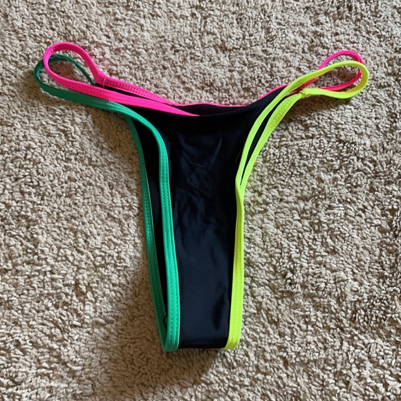 ATLAS Bikini - Picture 6 of 7